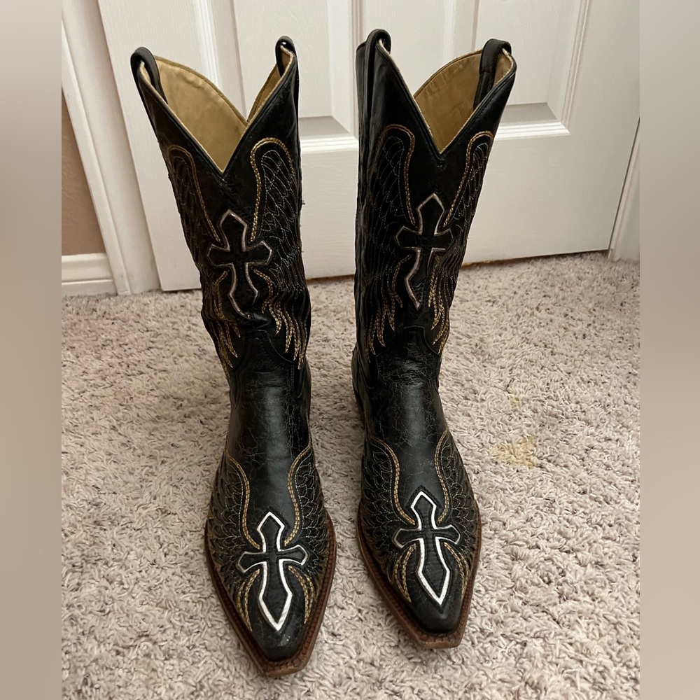 Corral Mens Boots Size 12, Black with Silver and Gold Wings.